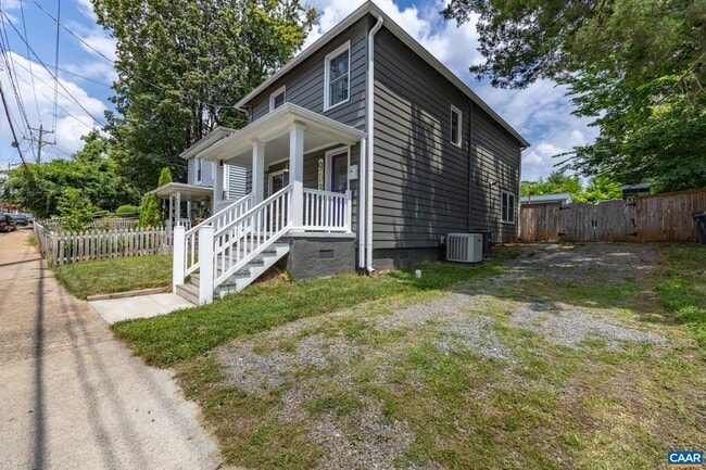 Building Photo - 903 Charlton Ave