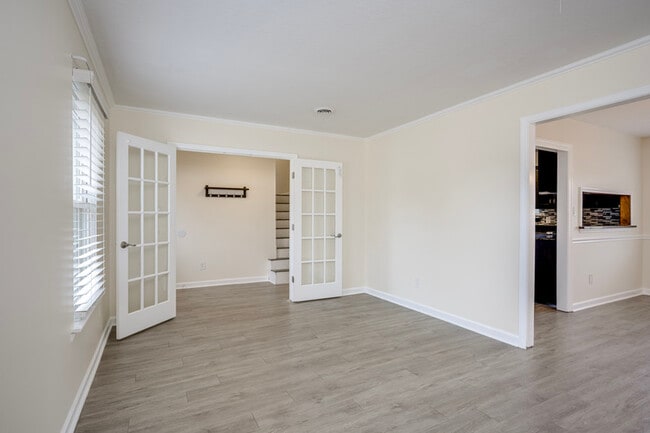 Building Photo - 115 Sunnywood Dr