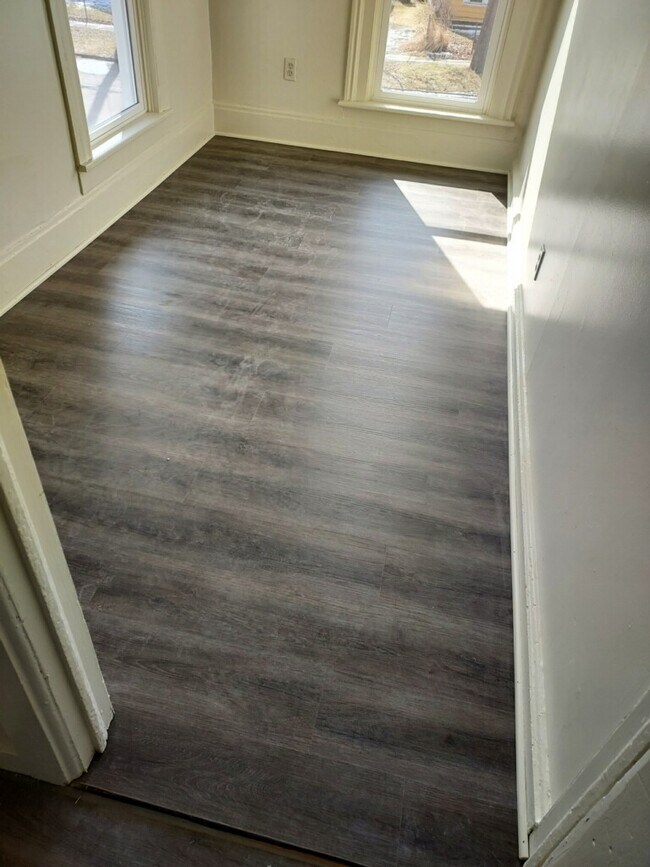 Building Photo - 524 Hallett St