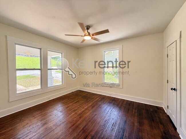 Building Photo - 1314 Dallas Rd