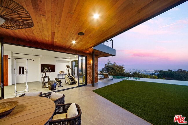 Building Photo - 2020 Cyprean Dr