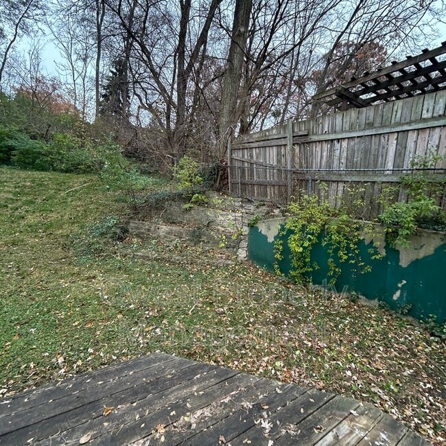 Building Photo - 1532 Sylvan Ave SE