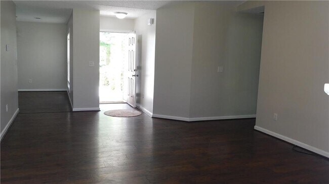 Building Photo - 1562 Langdon Park Dr