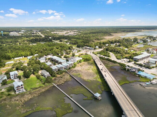 Building Photo - 212 A Bridgeview Court