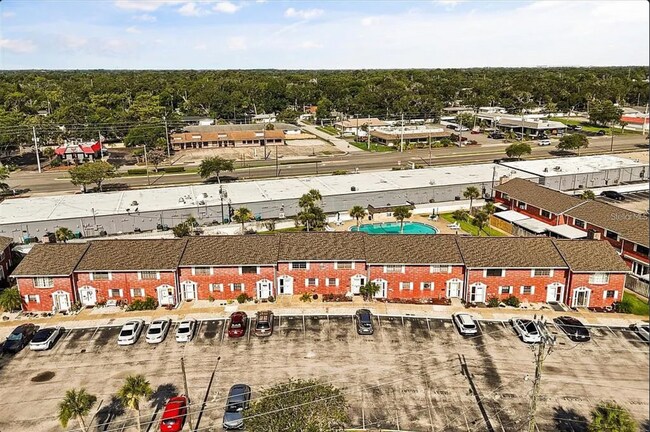 Building Photo - Rental Unit in Daytona Beach offering easy access to major roadways including I-95 and I-4