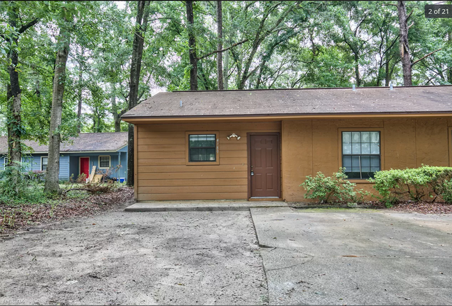 Building Photo - 2 br, 1 bath Duplex - 4789 Leah Court 4789