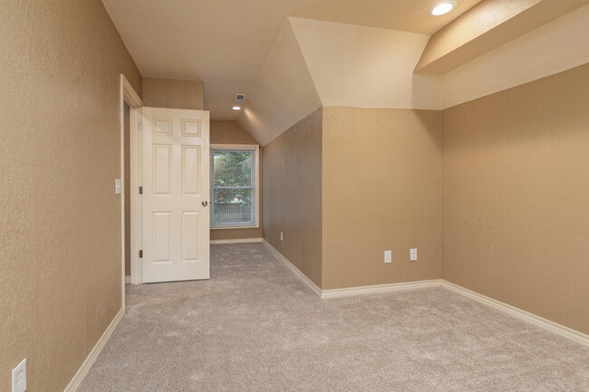 Building Photo - 5095 S Wanda Gray Ave