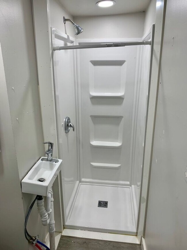 Building Photo - 213 S 2nd St