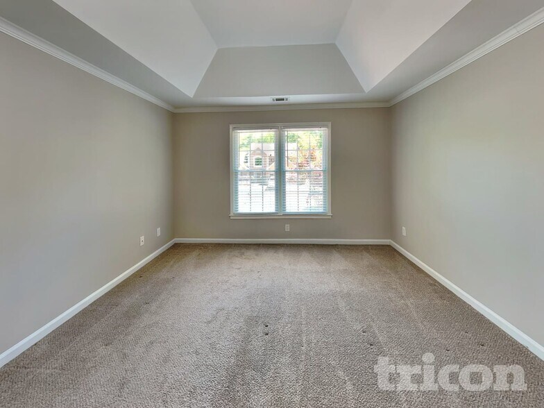 Building Photo - 1013 Chatsworth Ln