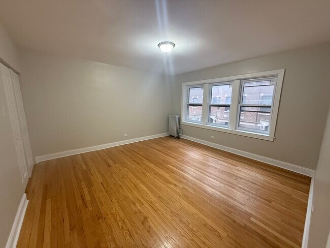 Building Photo - 104 Lincoln Ave