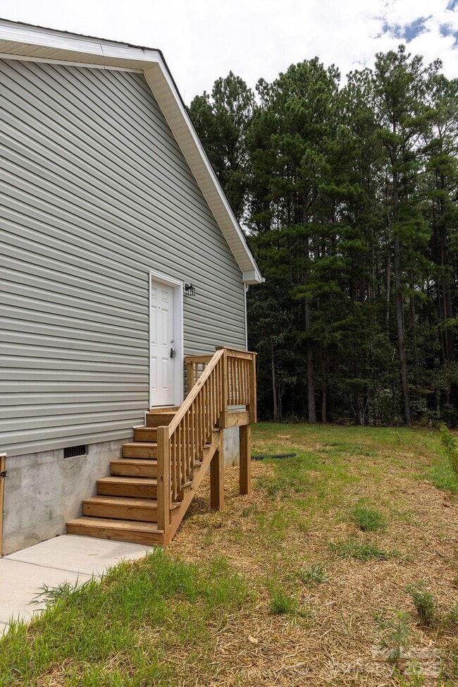 Building Photo - 2070 Travis Rd