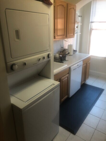 Building Photo - 1013 P St NW