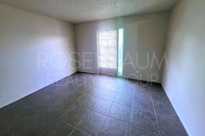 Building Photo - 1726 E 6th Ave