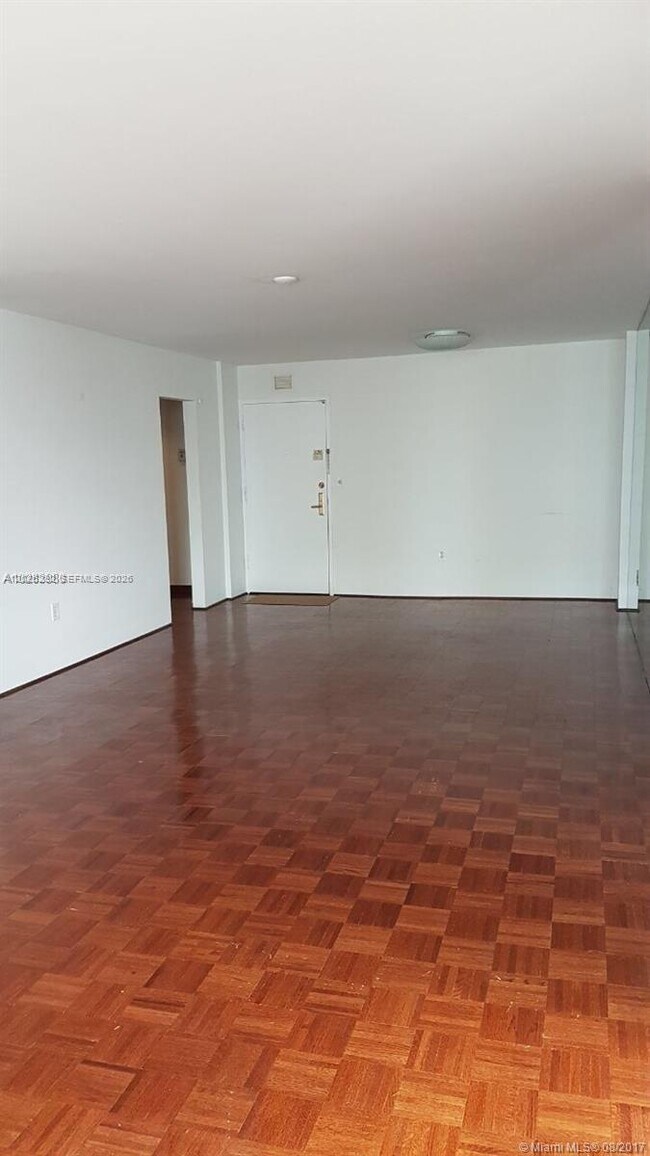 Building Photo - 150 SE 25th Rd