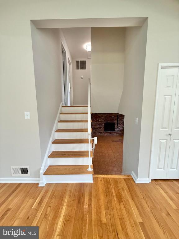Building Photo - 7700 Glenister Dr