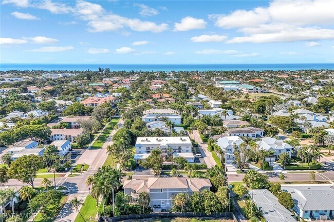 Building Photo - 993 8th St S