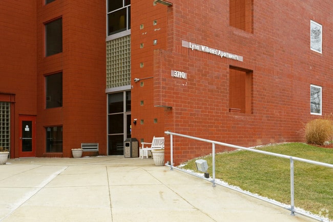 Building Photo - Lynn Williams