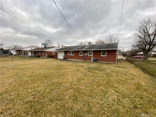 Building Photo - 563 Buttercup Ave