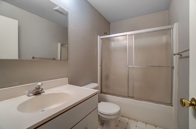 Building Photo - 3612 Willow Run Dr