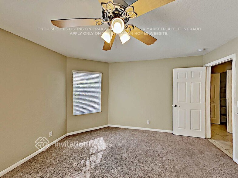 Building Photo - 10658 Pelican Dr