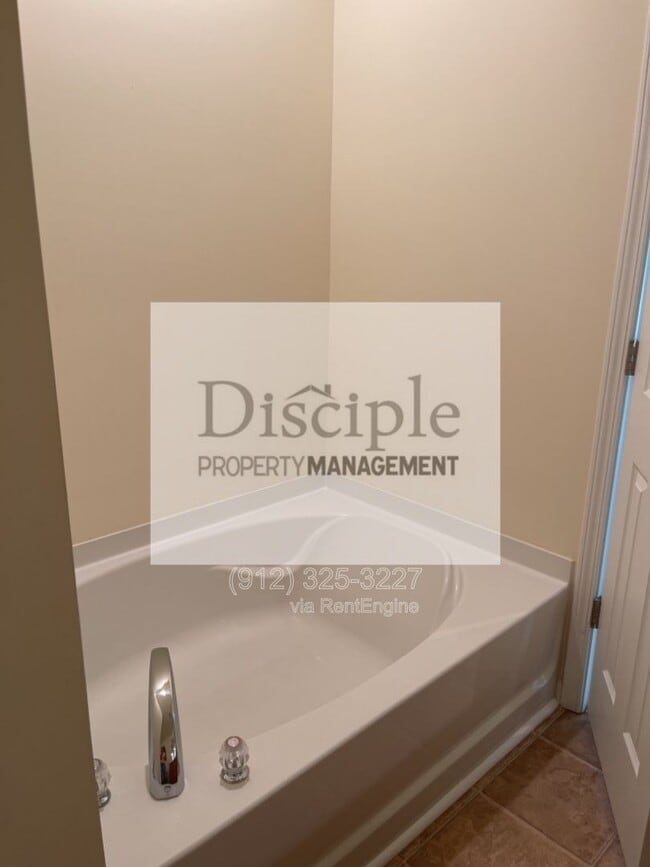 Building Photo - 169 Regency Cir
