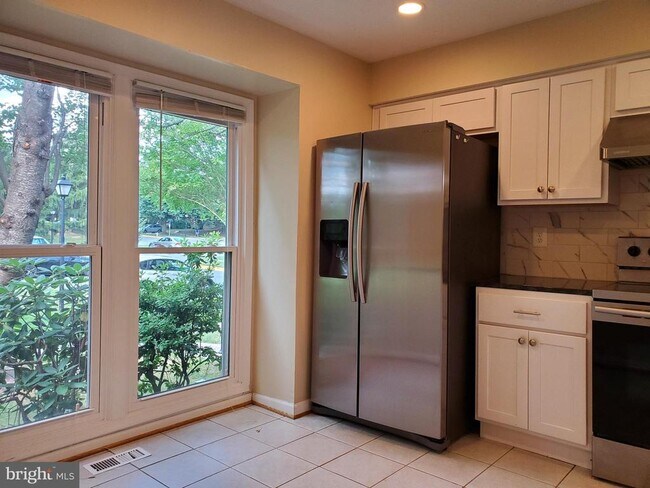 Building Photo - 14920 Forest Landing Cir