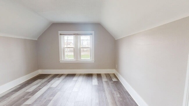 Building Photo - Lorain 2 Bedroom Single Family Home