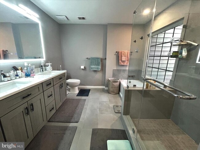 Building Photo - 4513 Monmouth St