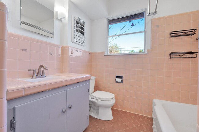 Building Photo - Cozy 3 Bedroom Home in Northeast San Antonio