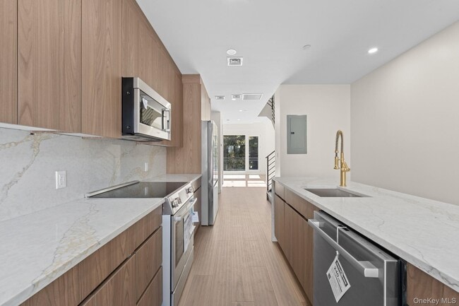 Building Photo - 312 Fenimore St