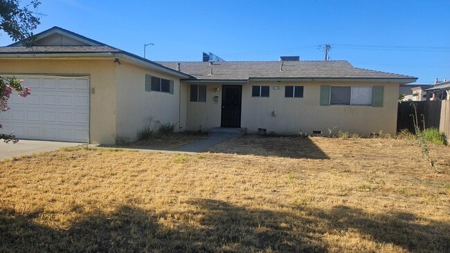 Primary Photo - 956 W Antonio Dr