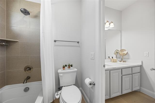 Building Photo - 16921 Eastbrook Dr