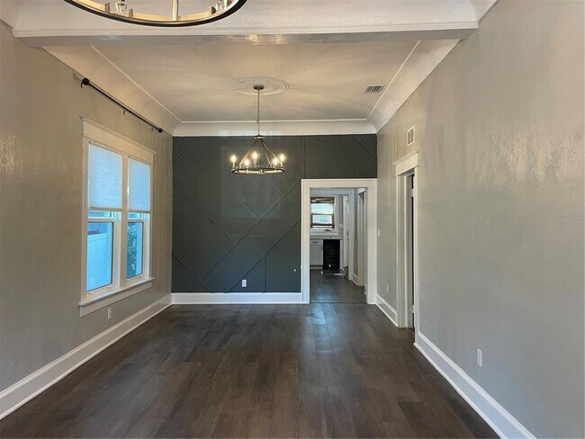 Building Photo - 1932 W Spruce St