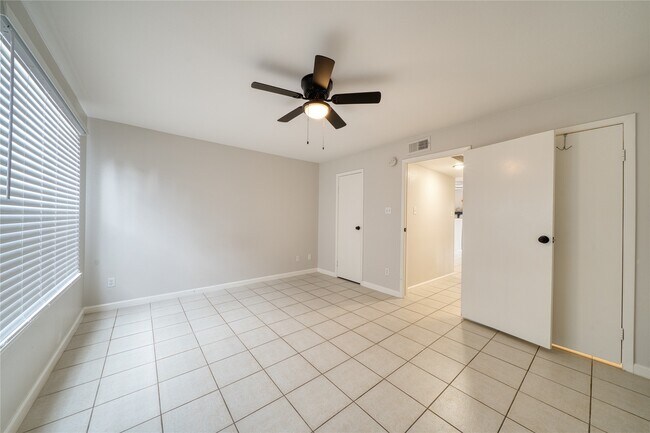 Building Photo - 6001 Reims Rd