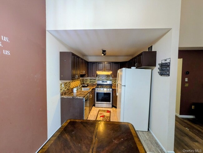 Building Photo - 199 Ramapo Rd