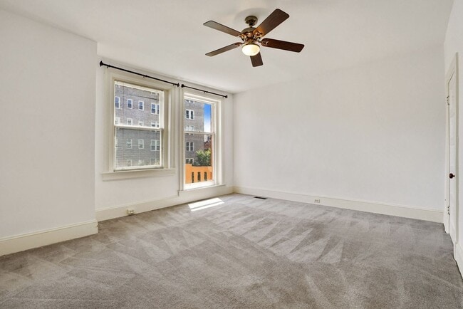 Building Photo - Professionally Managed// 3 Bedroom 2 Bathroom Condo // Kalorama/Dupont Circle// 1 Parking Spot In...