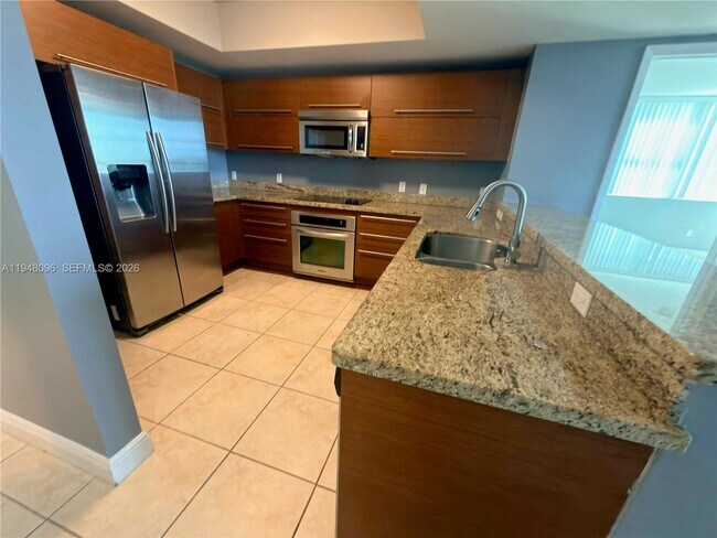 Building Photo - 2641 N Flamingo Rd