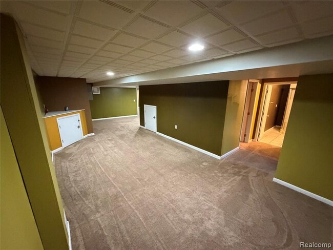 Building Photo - 39588 Squire Rd