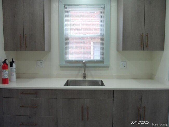 Building Photo - 4861 Korte St