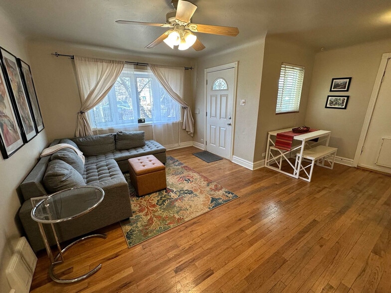 Building Photo - 2933 Ivanhoe St