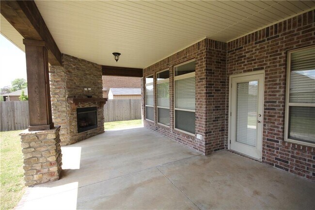 Building Photo - 1505 SW Rosedale Ave