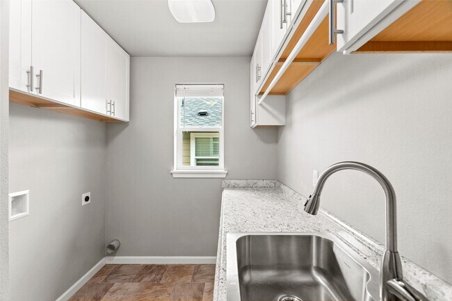 Building Photo - Two-story Home in Freestone at Bayside