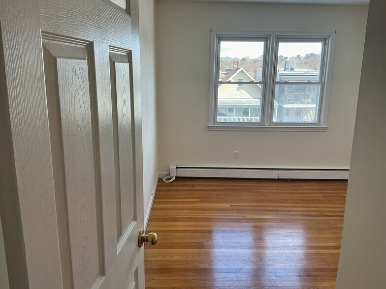 Building Photo - 19 Parsons St