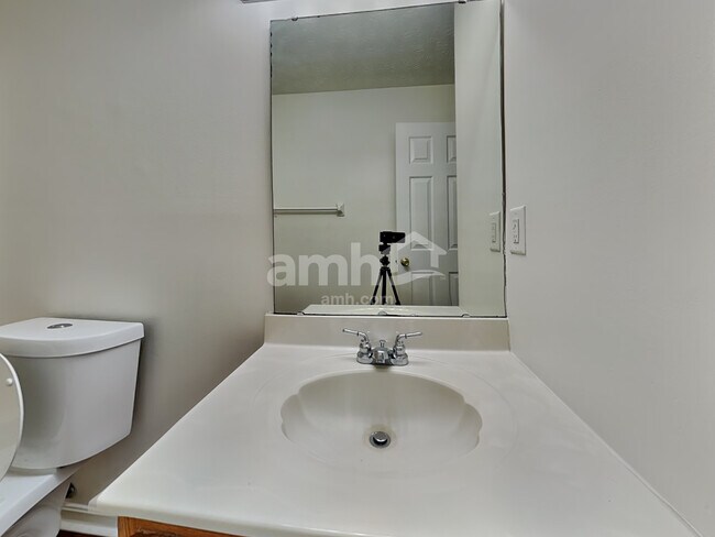 Building Photo - 2580 Evergreen Dr