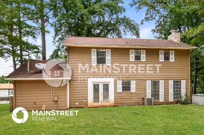 Building Photo - 904 Pine Forest Cir