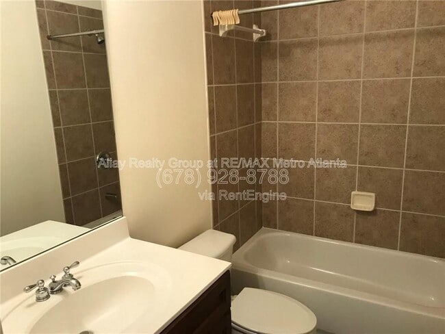 Building Photo - 2673 Rivers Edge Dr NE