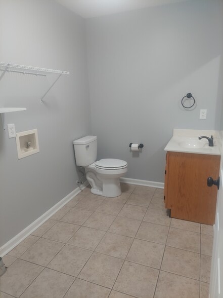 Half Bath/washer/dryer hookup - 1438 Vance Rd