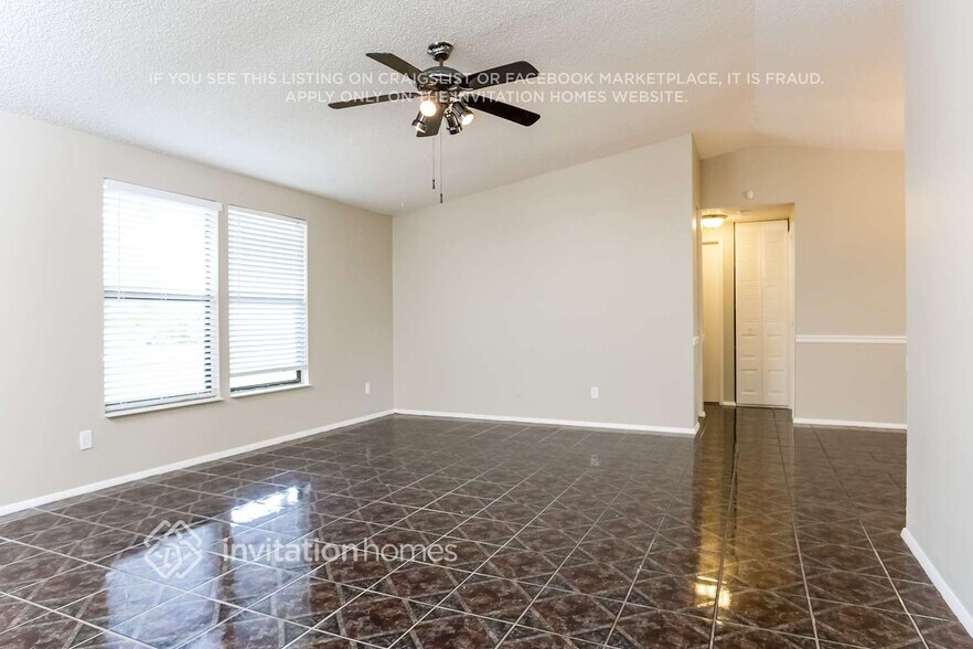 Building Photo - 1040 Grandview Cir