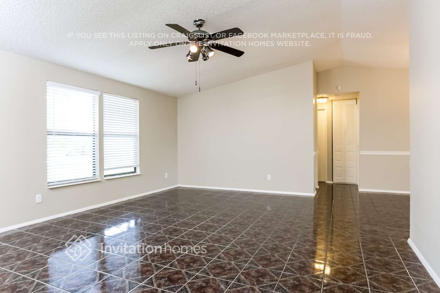 Building Photo - 1040 Grandview Cir