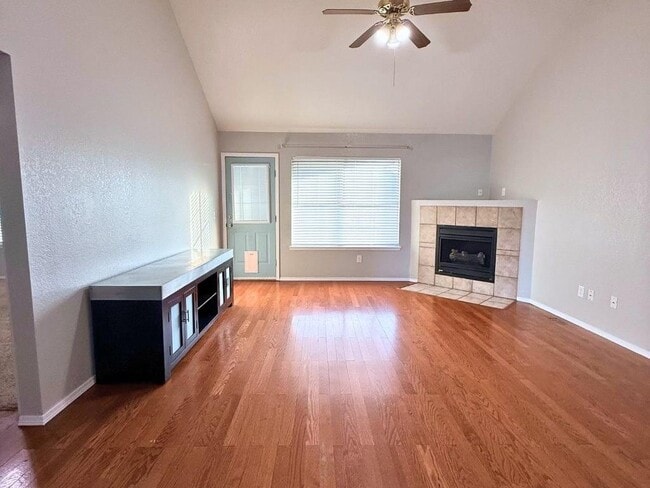 Building Photo - 603 Ane Ave